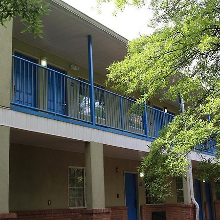 Magnolia Bay Hotel & Suites Jonesboro Exterior photo