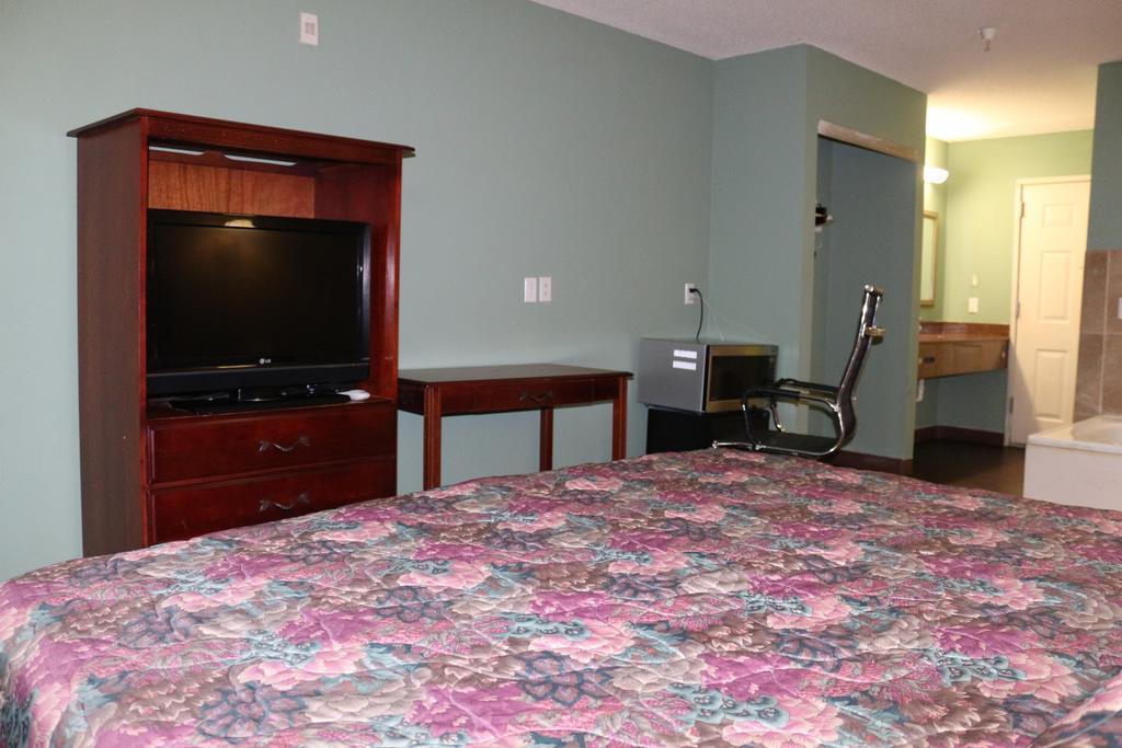 Magnolia Bay Hotel & Suites Jonesboro Exterior photo