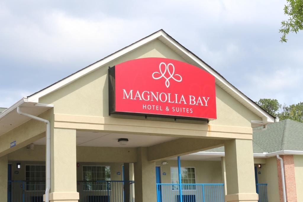 Magnolia Bay Hotel & Suites Jonesboro Exterior photo