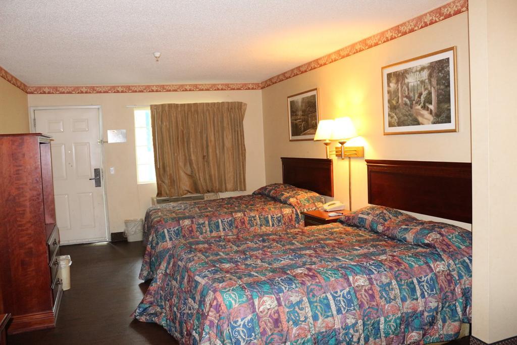 Magnolia Bay Hotel & Suites Jonesboro Exterior photo