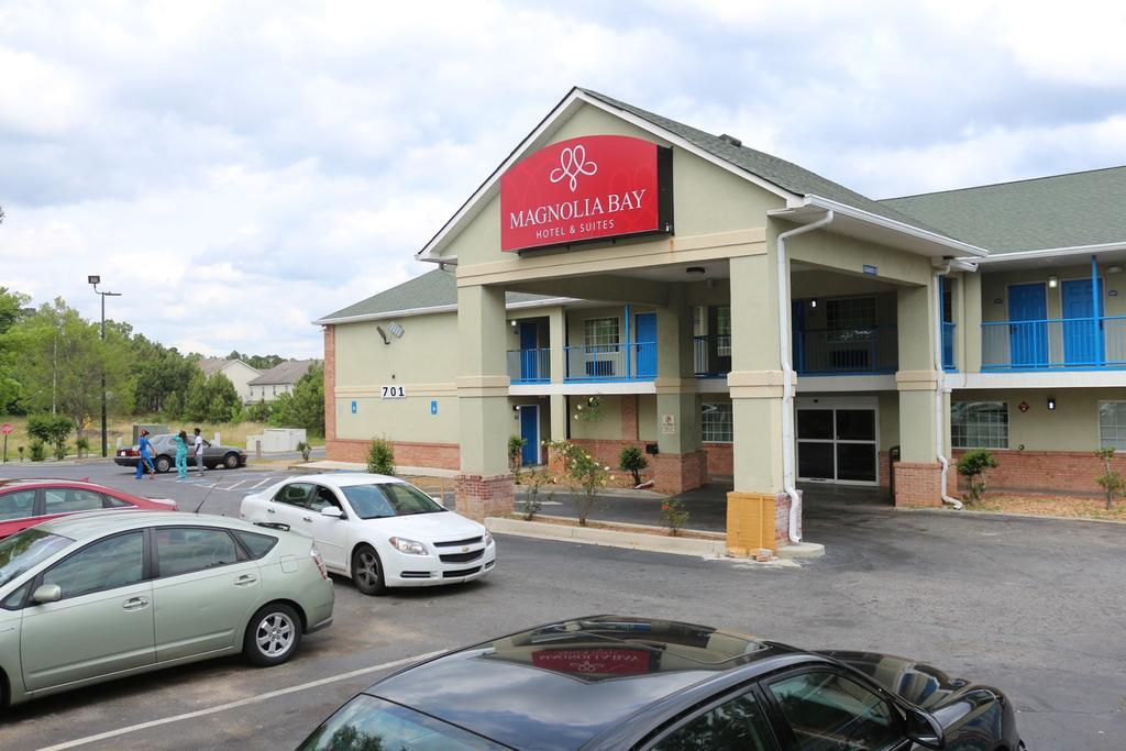 Magnolia Bay Hotel & Suites Jonesboro Exterior photo
