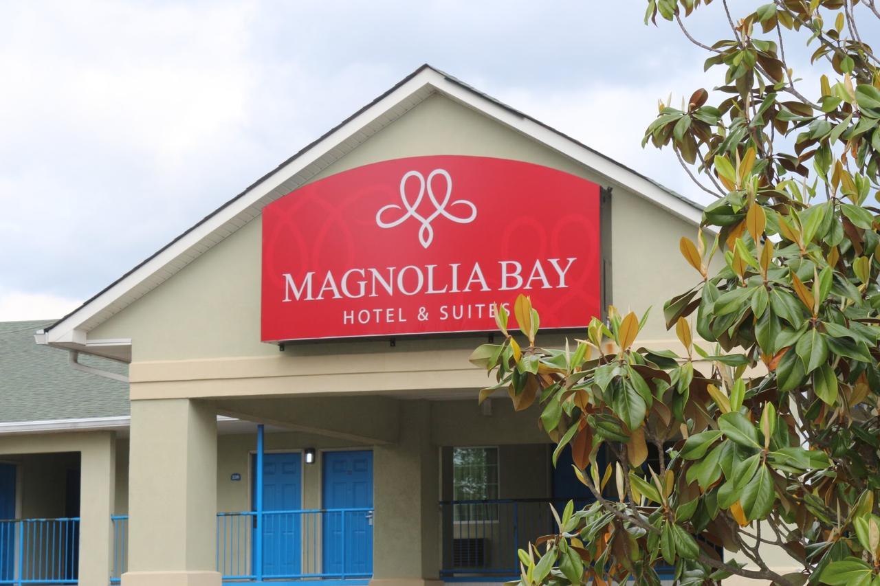 Magnolia Bay Hotel & Suites Jonesboro Exterior photo
