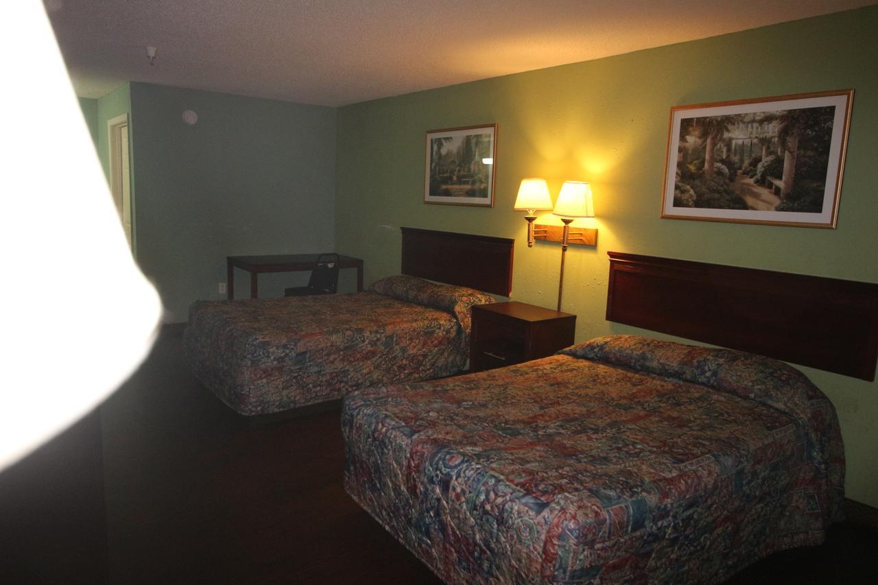 Magnolia Bay Hotel & Suites Jonesboro Exterior photo