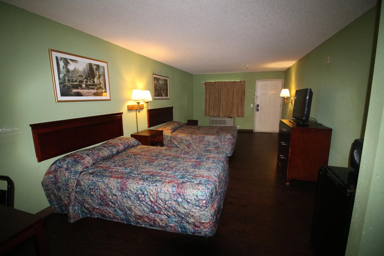 Magnolia Bay Hotel & Suites Jonesboro Exterior photo